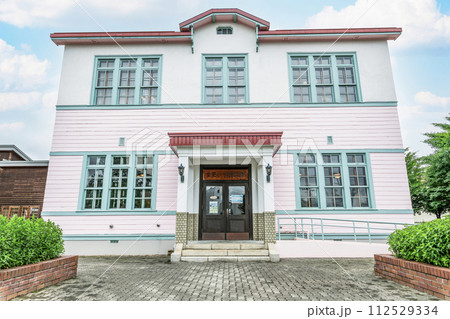 北海道北見市　晴天の北見ハッカ記念館 112529334