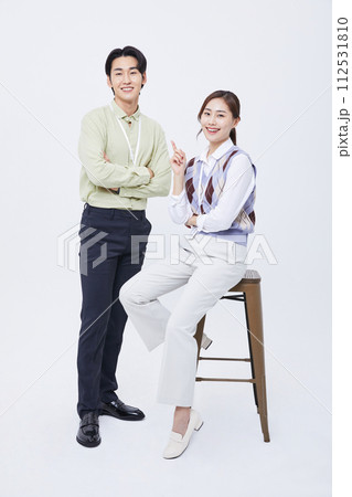 A man and a woman talking 112531810