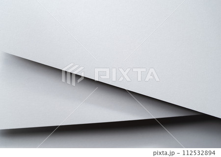 重なる白い画用紙 重なる白い画用紙 112532894