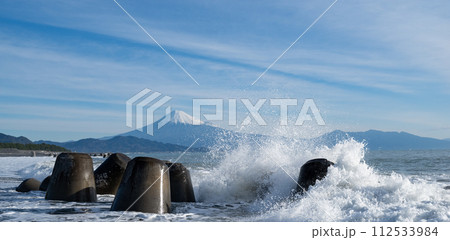 富士山と波打ち際 富士山と波打ち際 112533984
