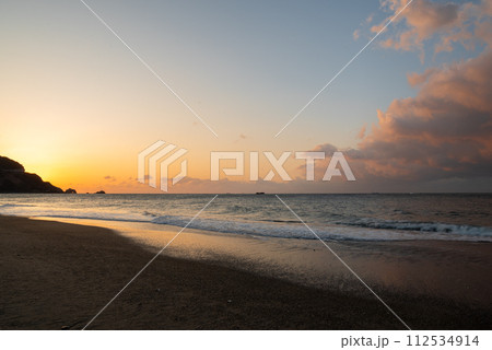 海辺の朝 恋路ヶ浜 海辺の朝 恋路ヶ浜 112534914