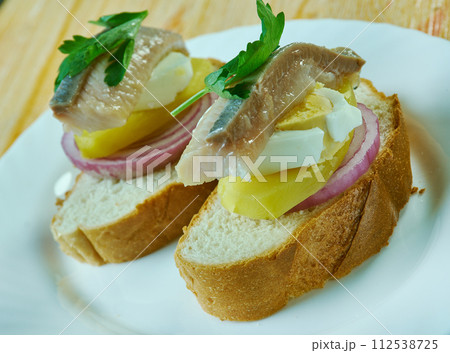 Marinated Fish Canapes 112538725