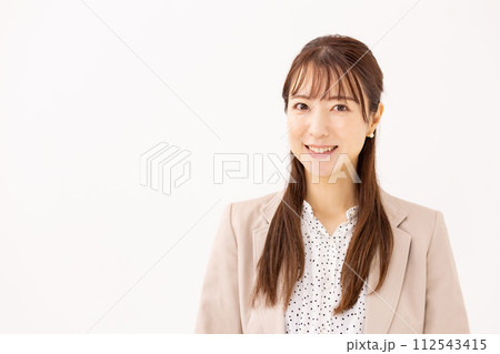 ビジネス　女性　ポートレート 112543415