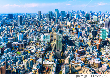 日本の東京都市景観 変貌する渋谷。渋谷の摩天楼・桜丘口再開発のビルも完成し…。N`EXが見える 日本の東京都市景観 変貌する渋谷。渋谷の摩天楼・桜丘口再開発のビルも完成し…。N`EXが見える 112544269