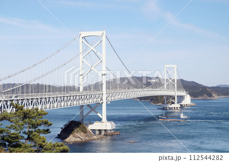 鳴門公園 お茶屋展望台から見る 大鳴門橋(兵庫県 徳島県 鳴門海峡) 鳴門公園 お茶屋展望台から見る 大鳴門橋(兵庫県 徳島県 鳴門海峡) 112544282
