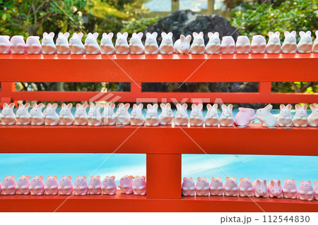 京都 岡﨑神社（岡崎神社）の可愛いうさぎ　（京都市左京区） 112544830