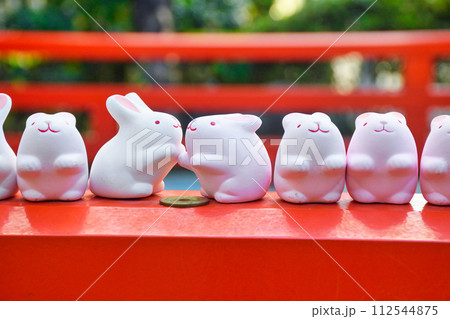 京都 岡﨑神社（岡崎神社）の可愛いうさぎ　（京都市左京区） 112544875