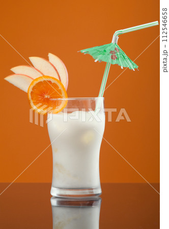 Pina Colada - Cocktail Pina Colada - Cocktail 112546658