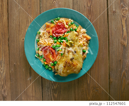 Arroz con pollo a la mexicana 112547601