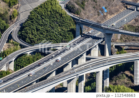 静岡県にある新東名高速道路の新清水ジャンクション 112548663