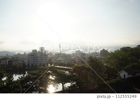 和歌山城公園高台から見下ろした景色 112555249