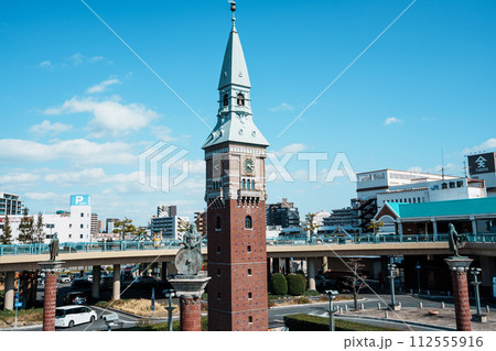 倉敷駅前の時計台 112555916