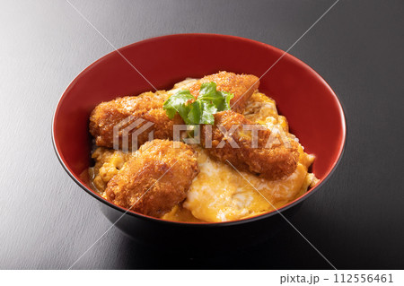 牡蠣フライ丼 112556461