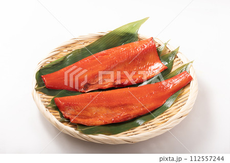 ［チリ産　養殖］サーモン　みりん漬け 112557244