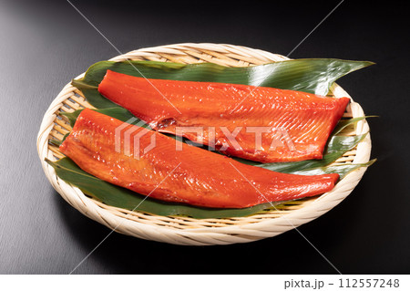 ［チリ産　養殖］サーモン　みりん漬け 112557248