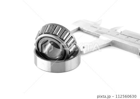 Cylindrical roller bearing isolated on white background 112560630