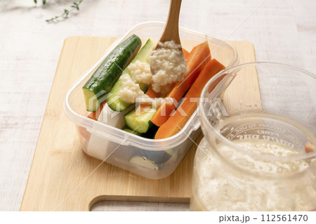 塩麹で野菜の浅漬け 112561470
