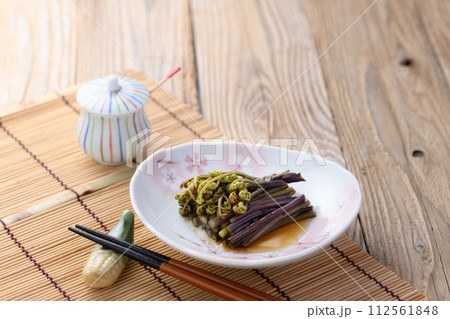 春の贅沢 蕨のおひたし（ わらび お浸し ） 112561848