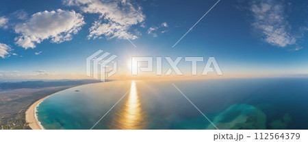 スカイダイビング　航空写真風 112564379