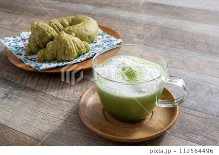 抹茶ラテ 日本の宇治抹茶から作る本物の抹茶ラテ 抹茶ラテ 日本の宇治抹茶から作る本物の抹茶ラテ 112564496