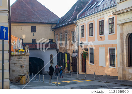 ザグレブ 112566900