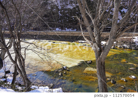 北湯沢温泉・白絹の床 112570054