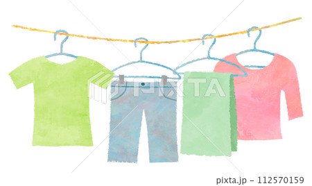 洗濯物　干す　乾かす　室内干し 112570159