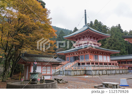 日本　滋賀県大津市にある延暦寺の東塔の法華総持院東塔. 112570926