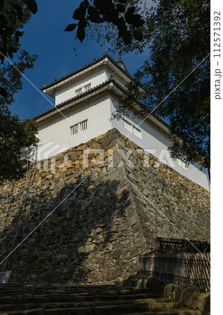 日本　滋賀県彦根市にある彦根城の櫓 112571392