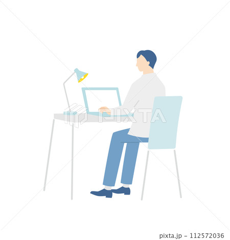 ノートパソコンで学習する男性 112572036