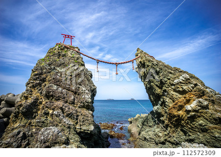 夫婦岩 長崎県長崎市野母崎 夫婦岩 長崎県長崎市野母崎 112572309