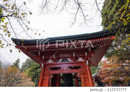 日本　滋賀県大津市にある延暦寺の東塔の開運の鐘、世界平和の鐘 112572777