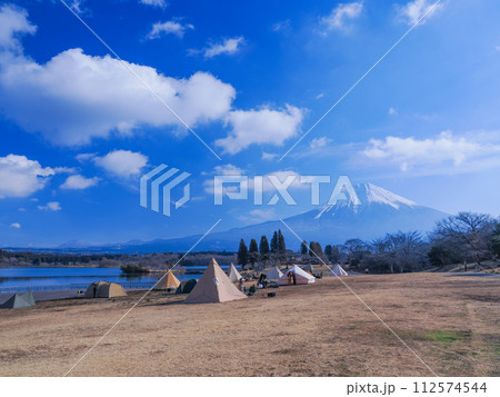 (静岡県)真冬の田貫湖湖畔キャンプ場 (静岡県)真冬の田貫湖湖畔キャンプ場 112574544