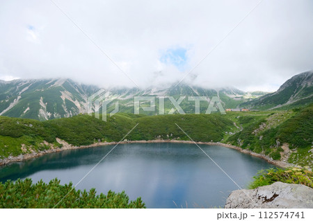 富山県_立山室堂_北西側からのみくりが池11_2023年8月 112574741