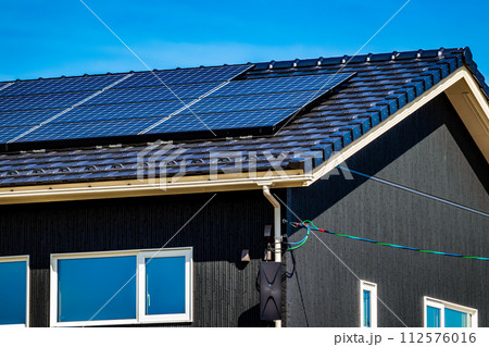 太陽光パネルのある新築住宅 太陽光パネルのある新築住宅 112576016