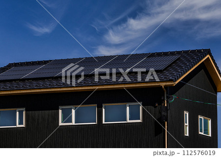 太陽光パネルのある新築住宅 太陽光パネルのある新築住宅 112576019