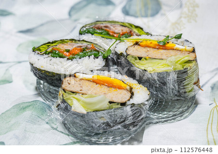 折りたたみ式おにぎらず 112576448