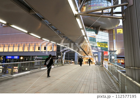 聖蹟桜ヶ丘駅前歩道橋 112577195