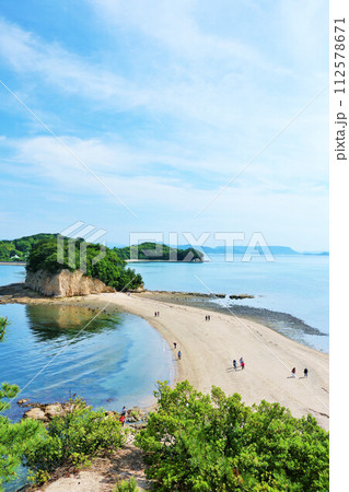香川県　小豆島　青空のエンジェルロード 112578671