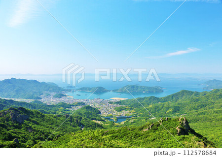 香川県 小豆島 青空の寒霞渓展望台からの風景 香川県 小豆島 青空の寒霞渓展望台からの風景 112578684
