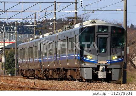 北陸本線521系（金沢⇔敦賀） 112578931
