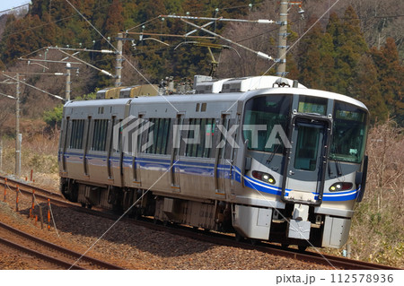 北陸本線521系（金沢⇔敦賀） 112578936