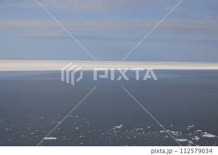 オホーツク海に南風 112579034