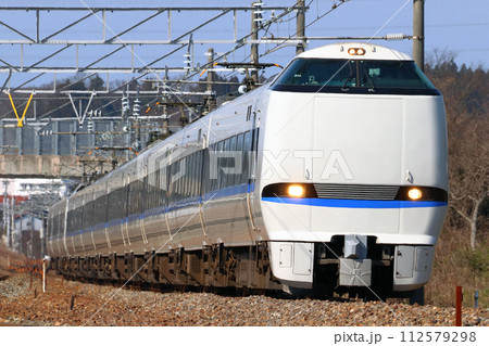北陸本線特急サンダーバード号（683系新塗装：大阪⇔金沢） 112579298