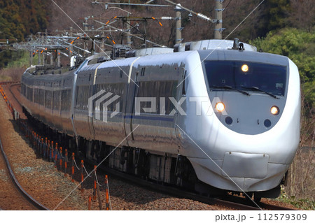 北陸本線特急サンダーバード号(681系旧塗装車先頭:大阪⇔金沢) 北陸本線特急サンダーバード号(681系旧塗装車先頭:大阪⇔金沢) 112579309