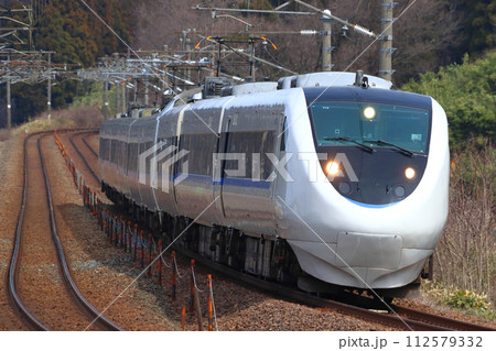 北陸本線特急サンダーバード号（681系新塗装：大阪⇔金沢） 112579332
