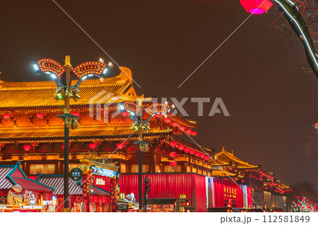 中国 西安市 大唐不夜城  112581849