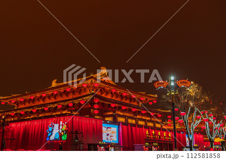 中国 西安市 大唐不夜城  112581858