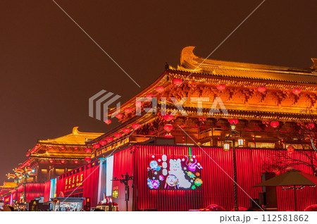 中国 西安市 大唐不夜城  112581862