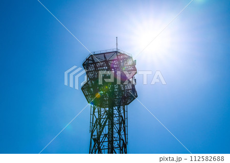 日本の横浜都市景観 中川駅前の無線中継所などを望む 日本の横浜都市景観 中川駅前の無線中継所などを望む 112582688